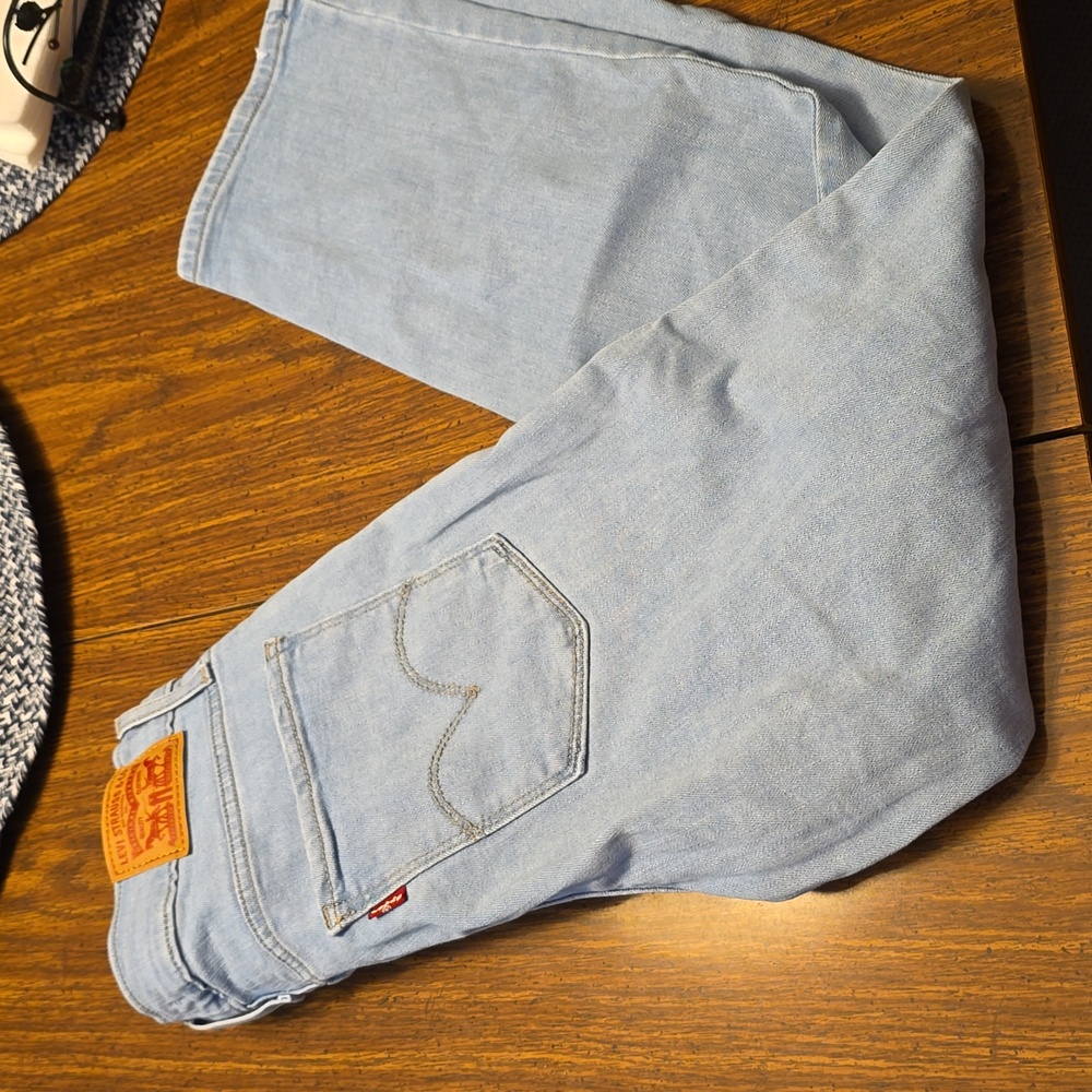 Levis light wash jeans